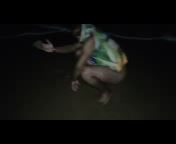 Shitting on the beach - video 2