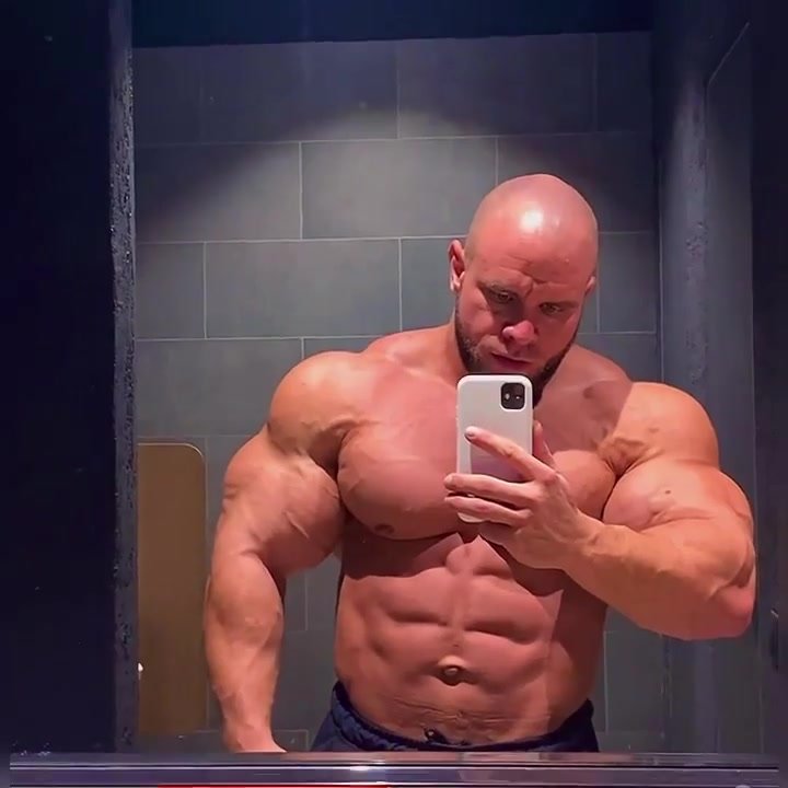 Big russian Bodybuilder