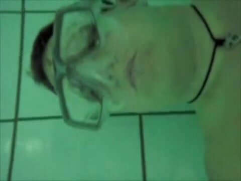 German cutie breatholding masked underwater