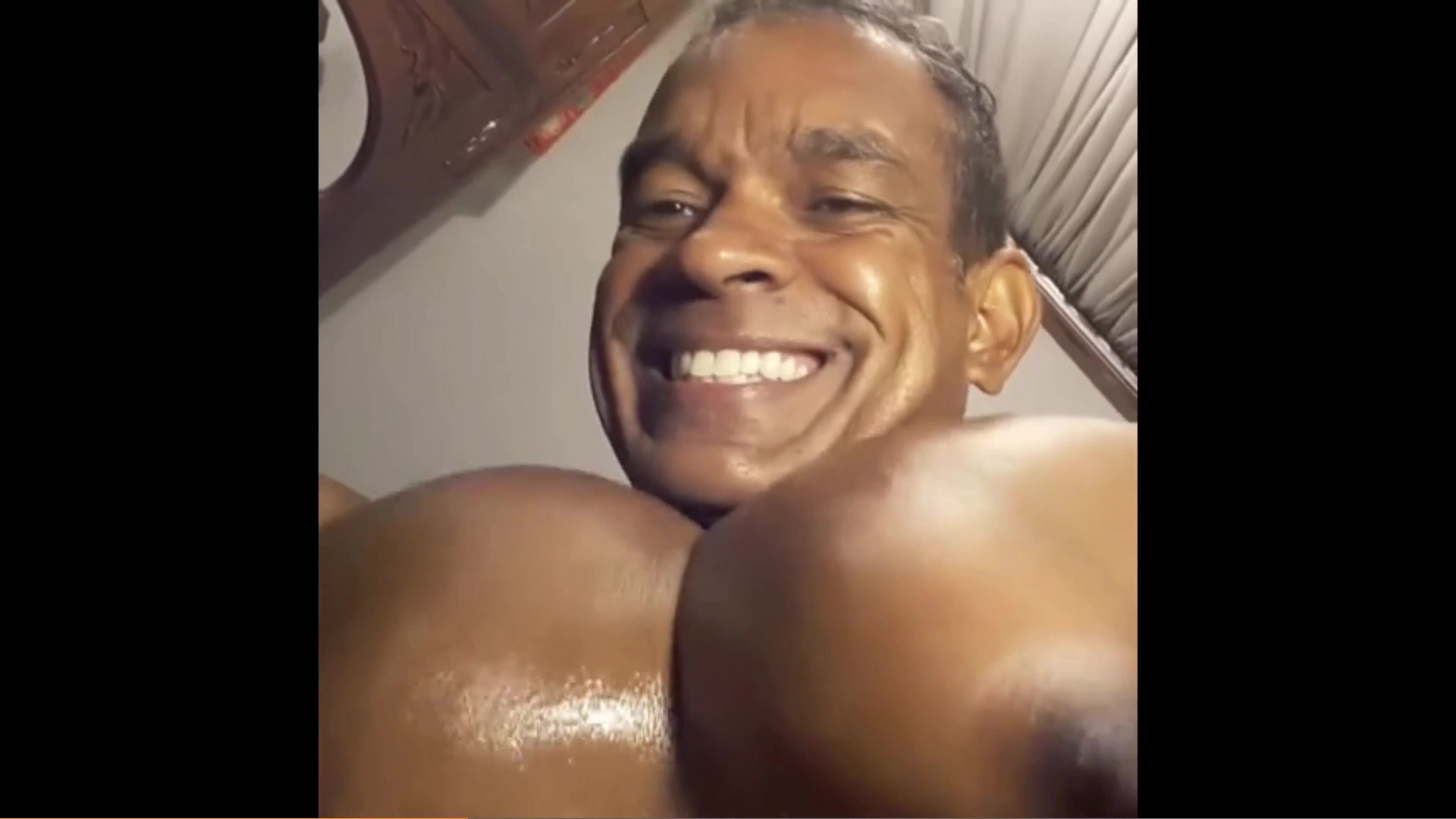 muscle pec bouncing