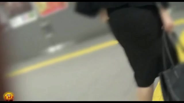 japanese girls shit in her pantyhose