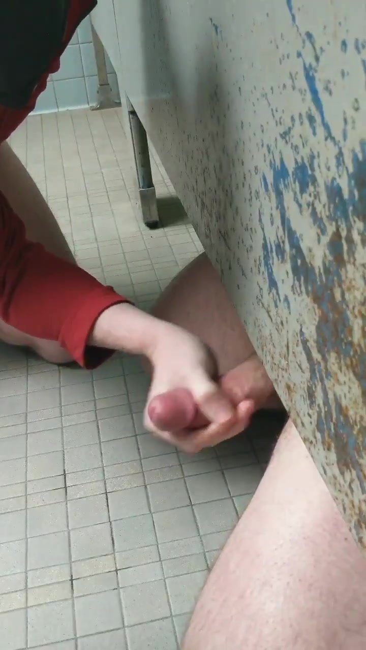 Real cruising in bathroom