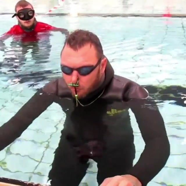 Breatholding almost six minutes underwater