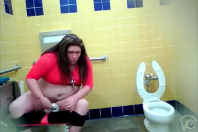 Double toilet spy BBW desperate pee