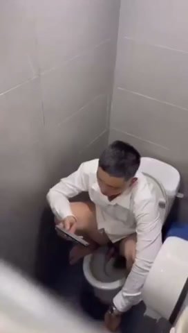 Spy on toilet - video 6
