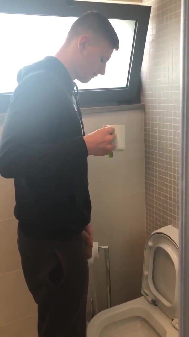 Massively hung stud takes a piss