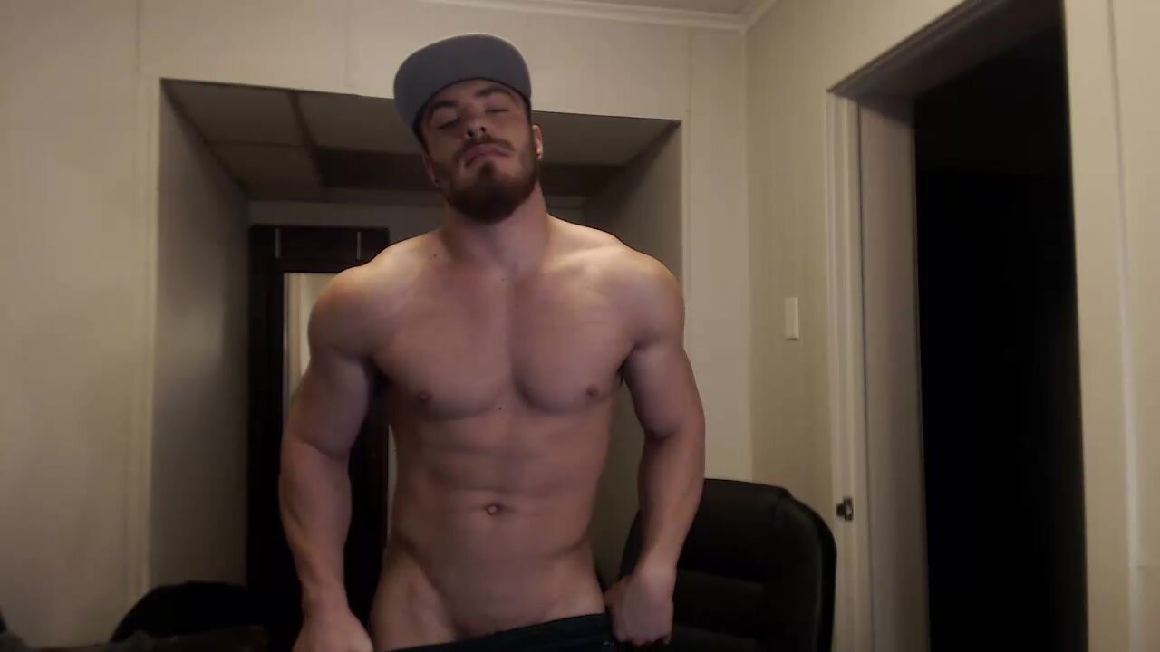 hunky j@y show muscles and jerk off (no cum)