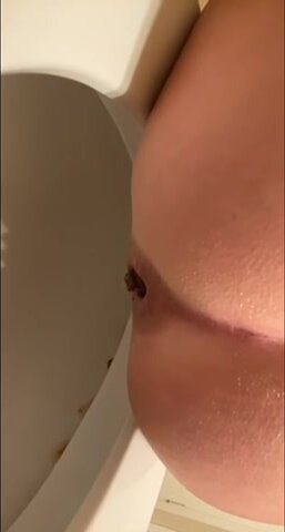 Hot teen shits on toilet (8 minute comp)