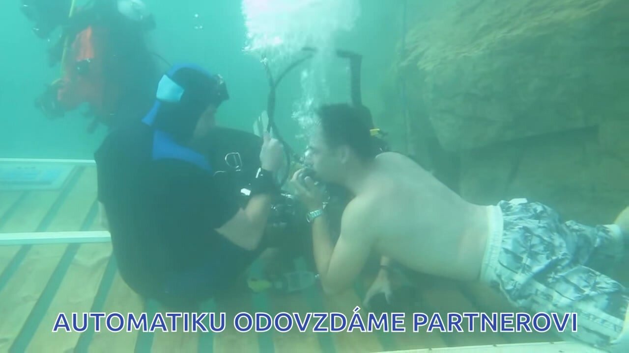 Underwater barefaced buddybreathing - video 3