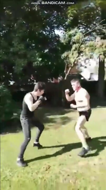 Small vs Big Bareknukles fist fight in the park