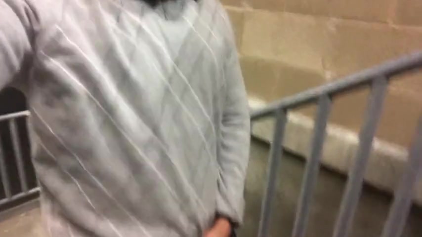 DEU NA ESCADA