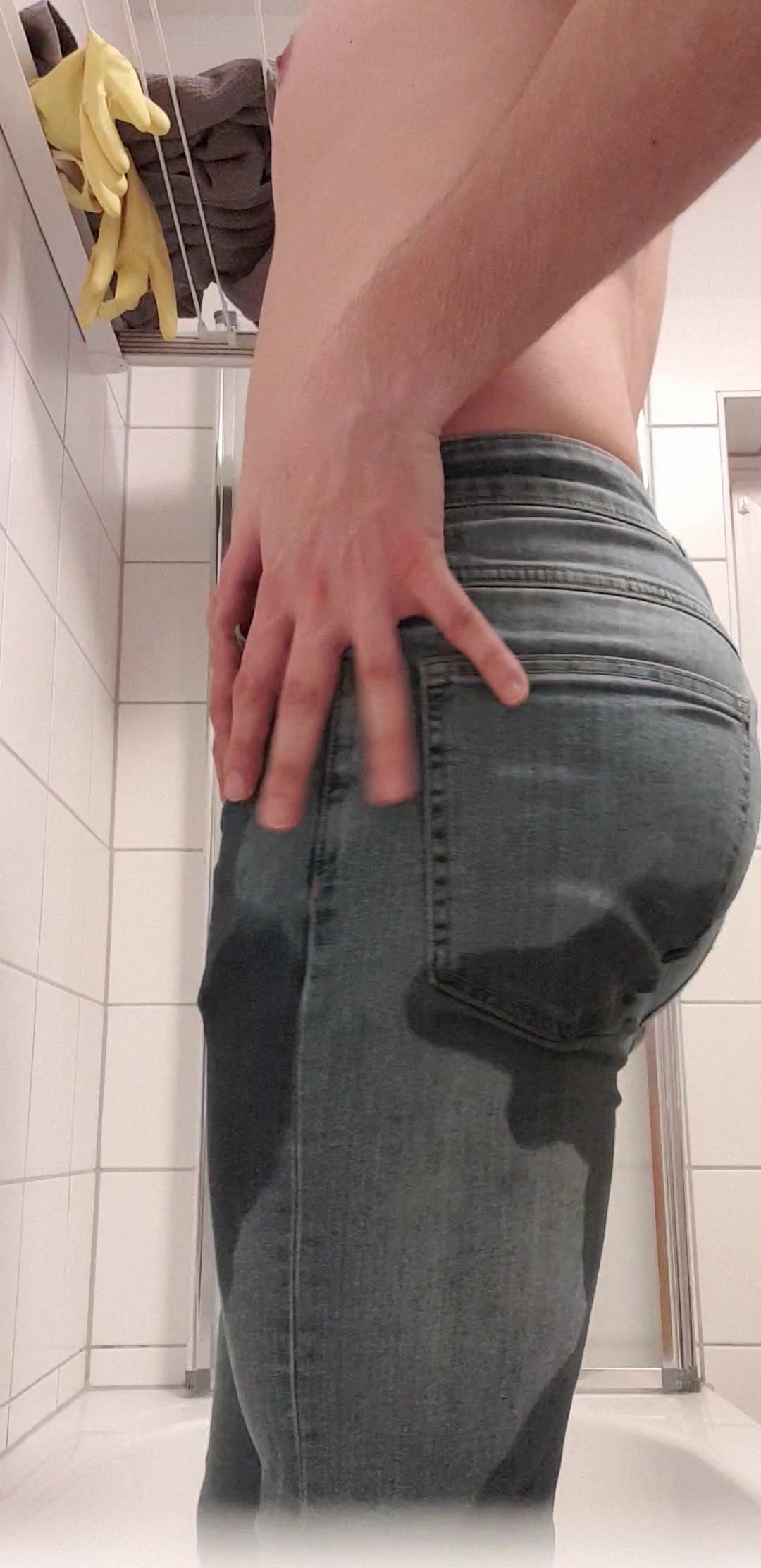 Pee in Slim Jeans
