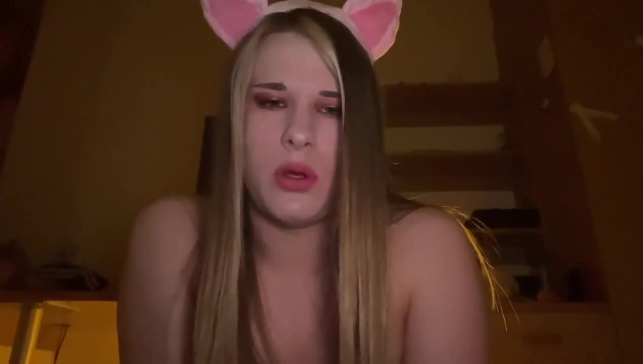 TS shit pig dildo poppers eating her own shit