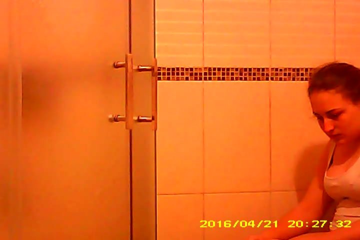 Toilet voyeur - video 33