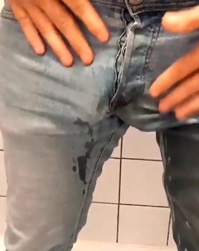 Pissing in my jeans - video 2