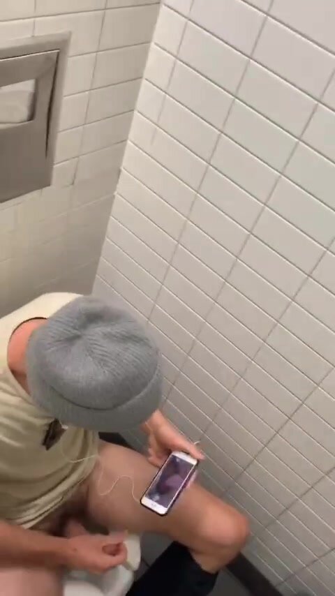 Toilet wank spy overstall
