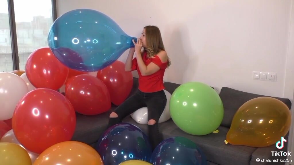 Balloon pop - video 3