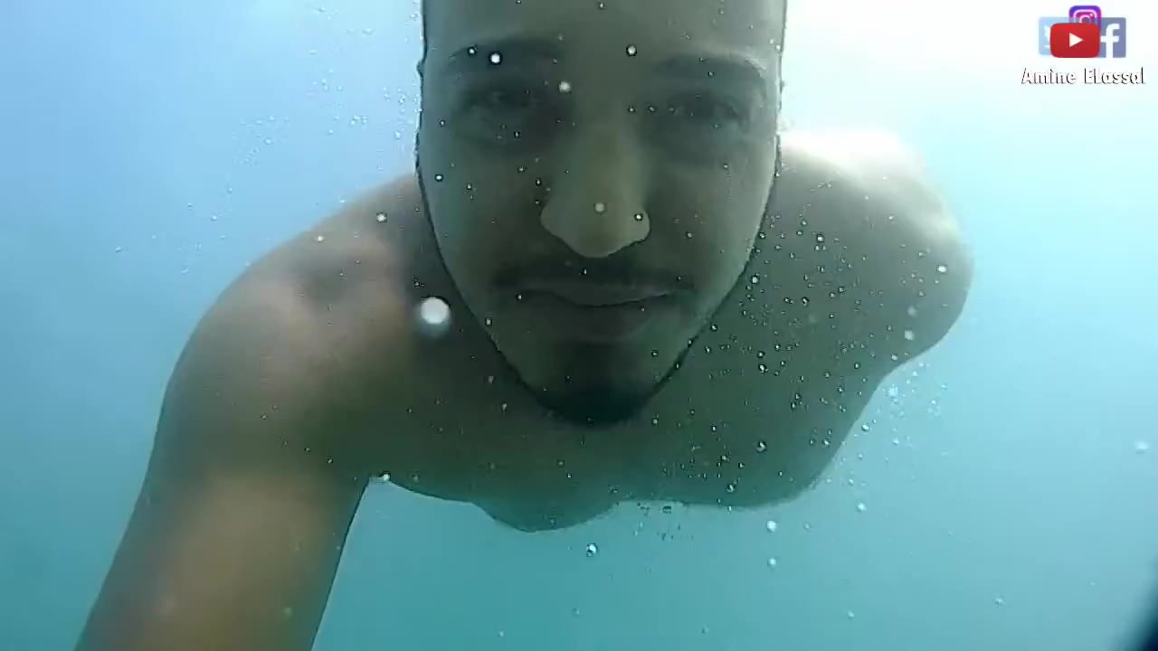 Arab cutie barefaced underwater - video 2