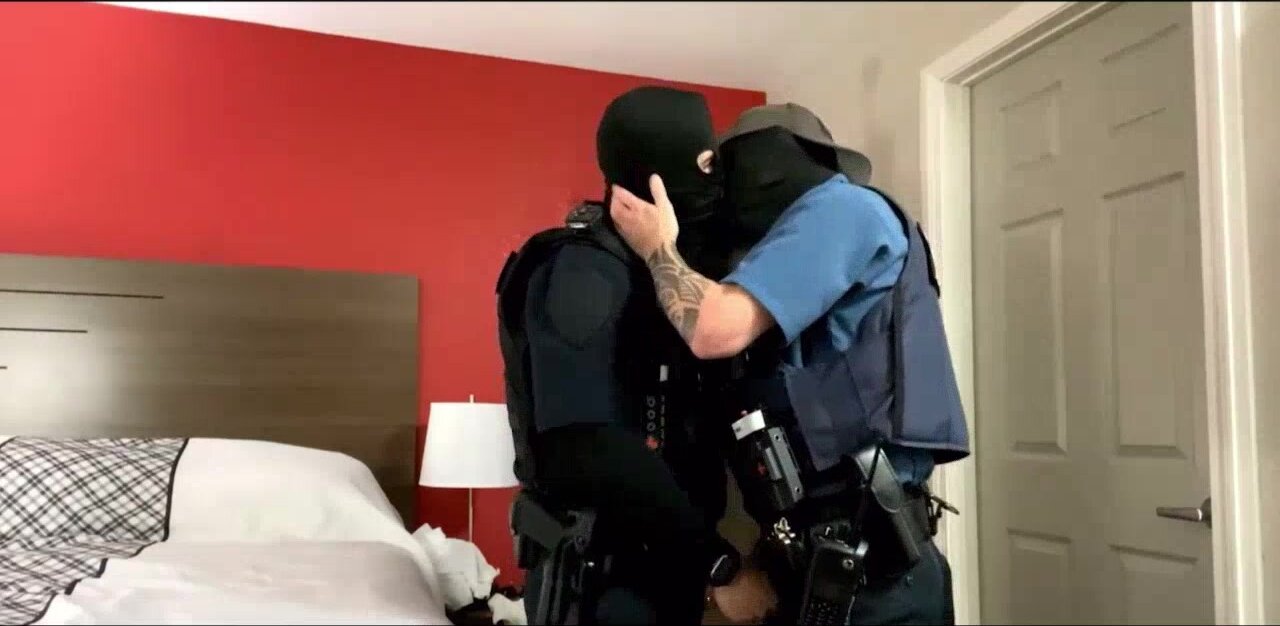 cop\