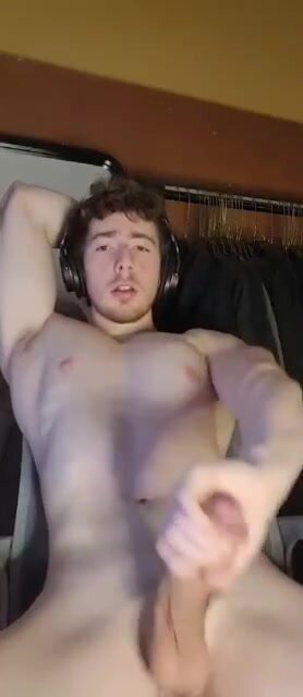 Beefy twink masturbating