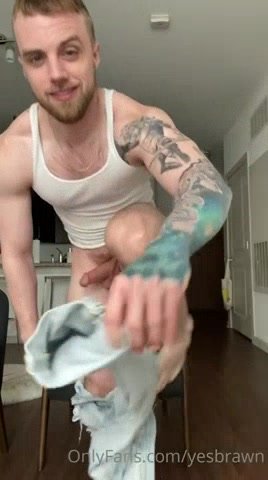 Flexing and cumming - video 2
