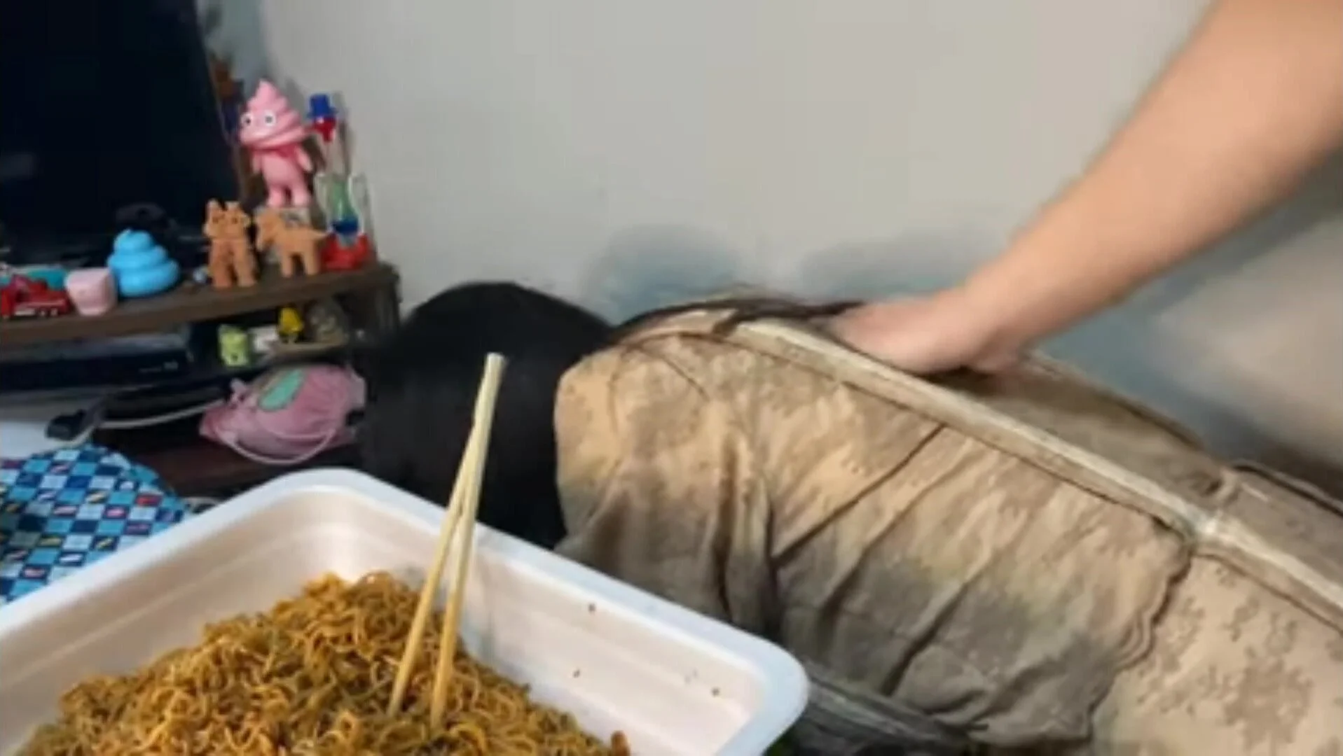 Video: Girl vomit after binge eating part 1 - ThisVid.com