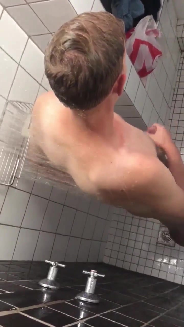 Shower spy - video 57