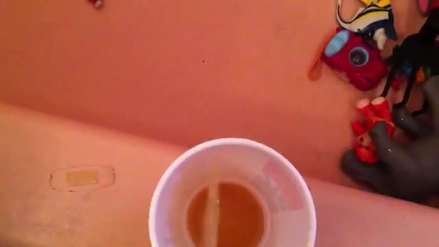 Cup pee - video 4