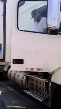 Trucker-caught-pissing-and-shitting