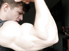 DOMINANT MUSCLE GOD