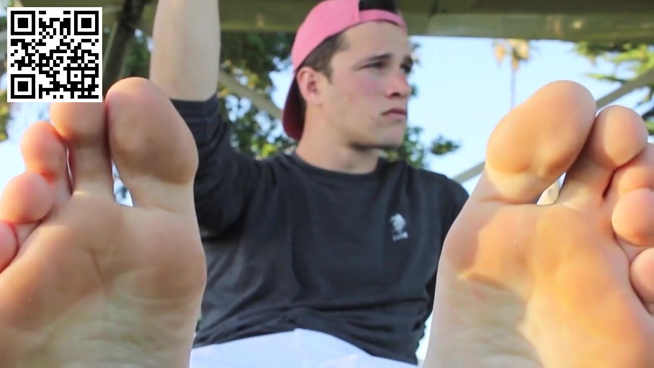 Jock Shows off his Toes