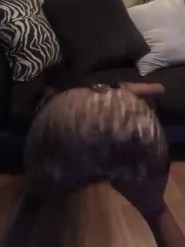 BIg Booty Twerk On Couch