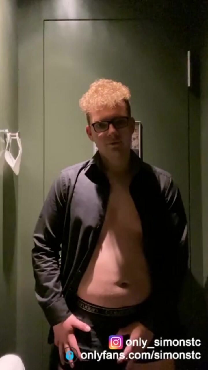 Chubby college twink cums in washroom