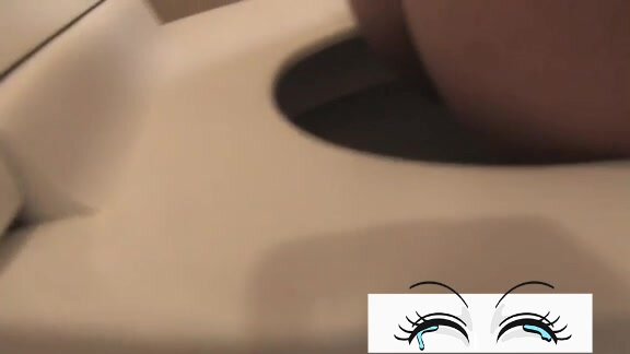 Toilet farts - video 14