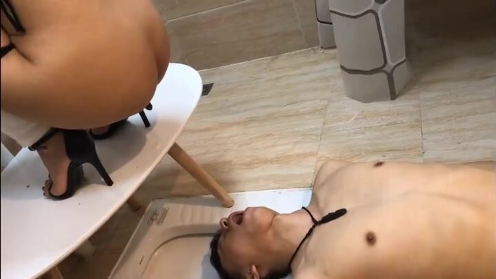 Chinese femdom human toilet - video 9
