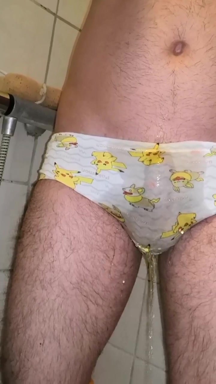 Morning pee in cute panties