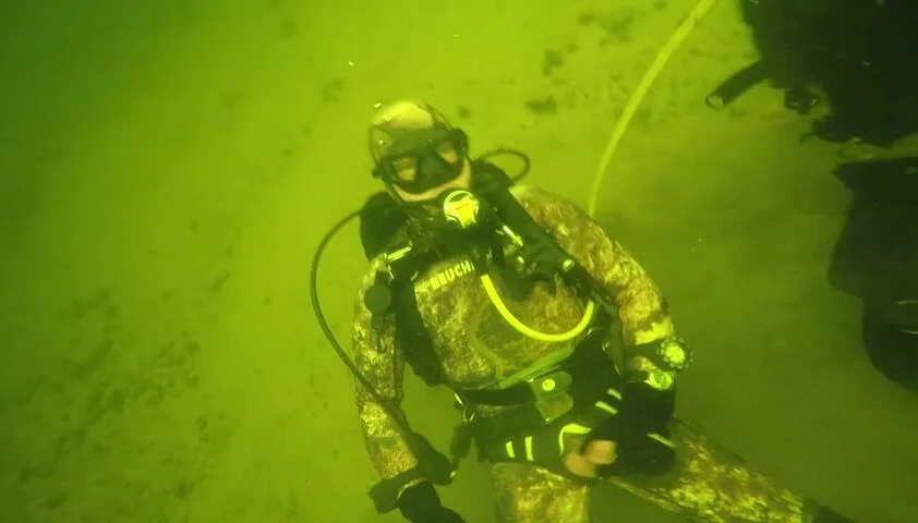 842px x 480px - Underwater Scuba Cum - ThisVid.com