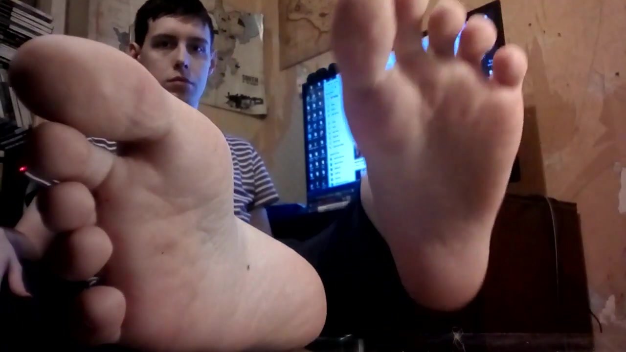 Sexy Twink Feet Teasing You