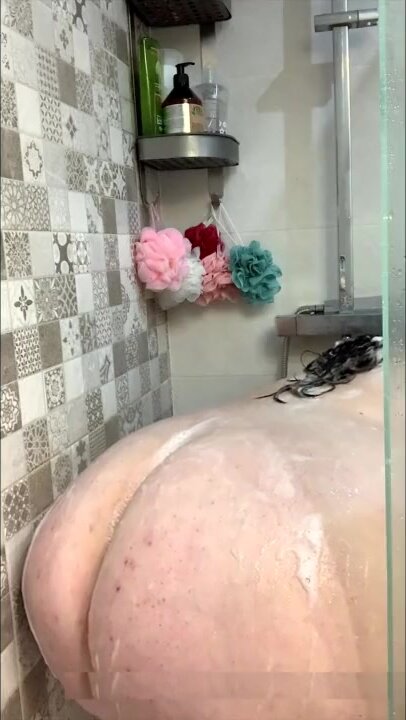 Sexy  bbw in the shower