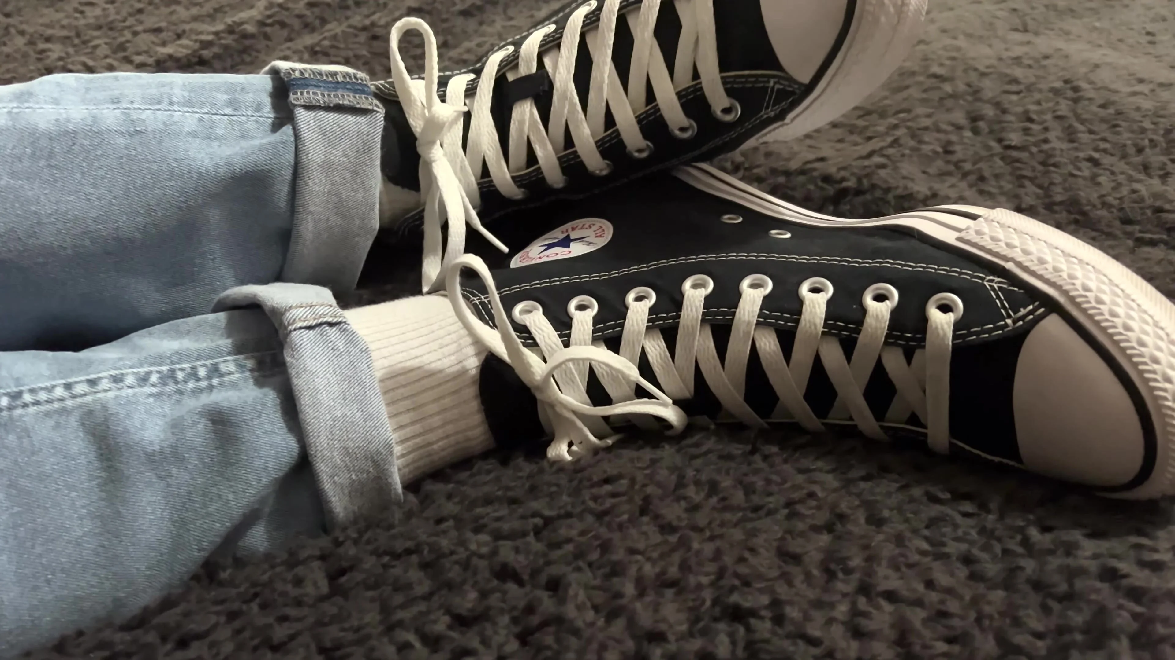 3840px x 2160px - Converse shoeplay in bed - ThisVid.com