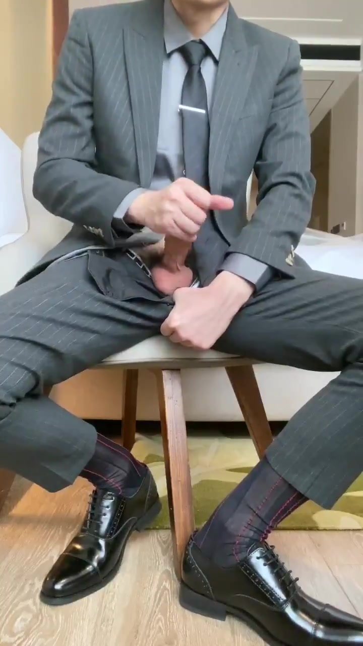 suit salaryman releasing after work