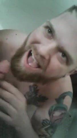 BEARDED GUY BLOWS COCK AND GETS A PUBLIC FACIAL