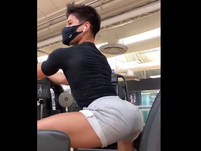 latin twunk works out bubble butt