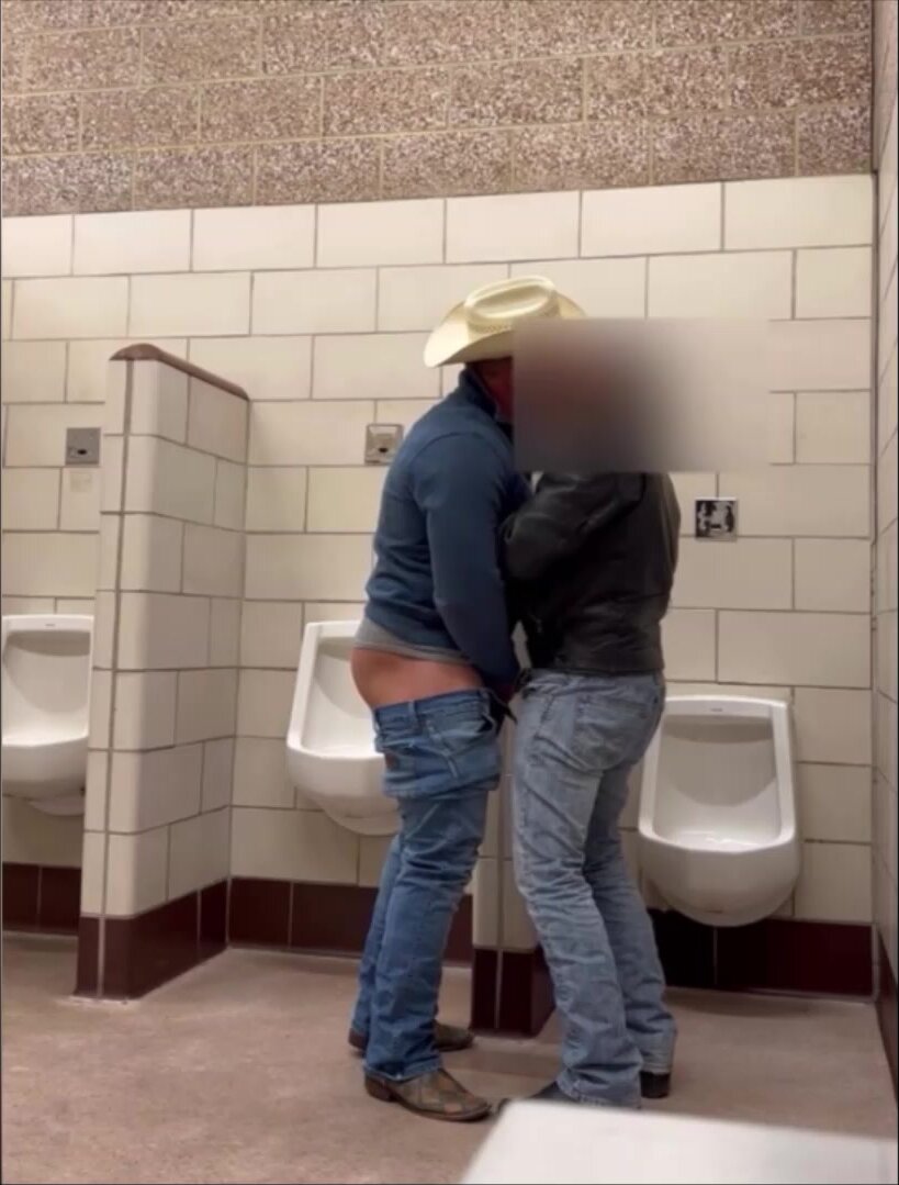 Muscular trucker cowboy offers his ass in the toilet