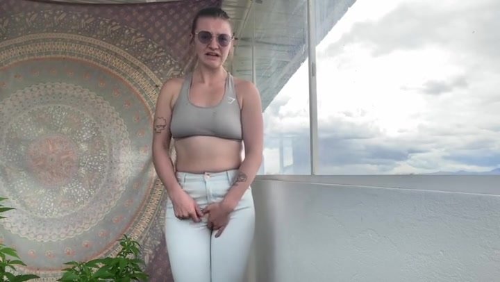 white jeans wetting - video 2