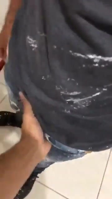 Evli boyacı para karşılı sexsi kabul ediyor