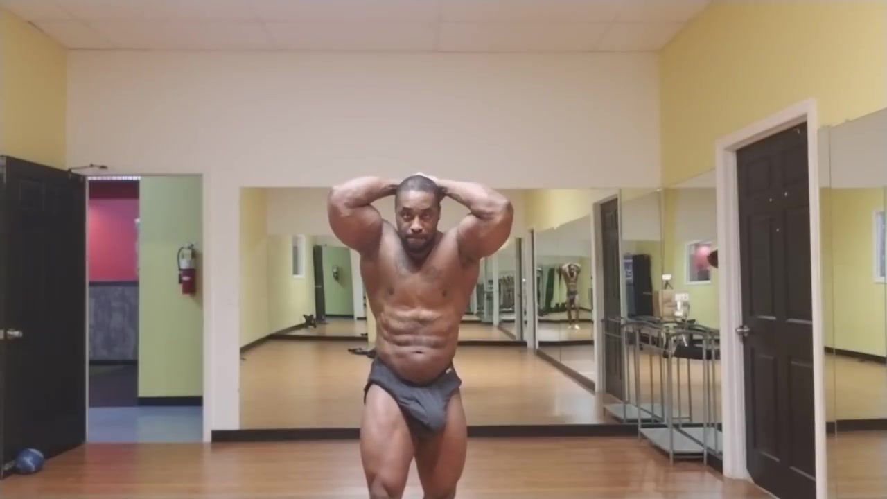 Athletic muscle 93 - video 9