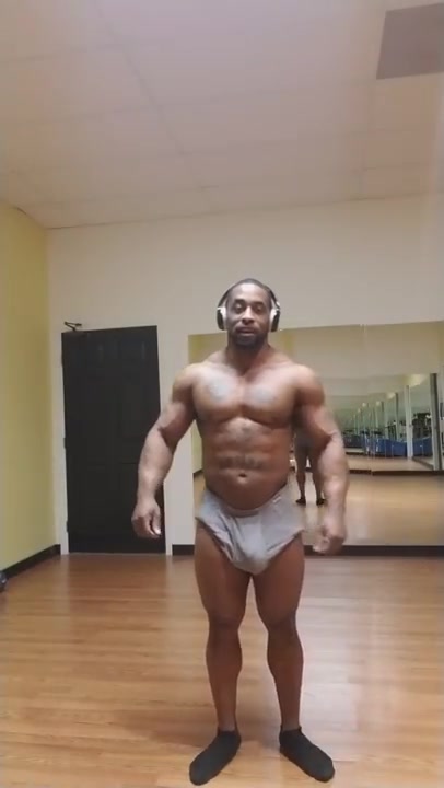 Athletic muscle 93 - video 14