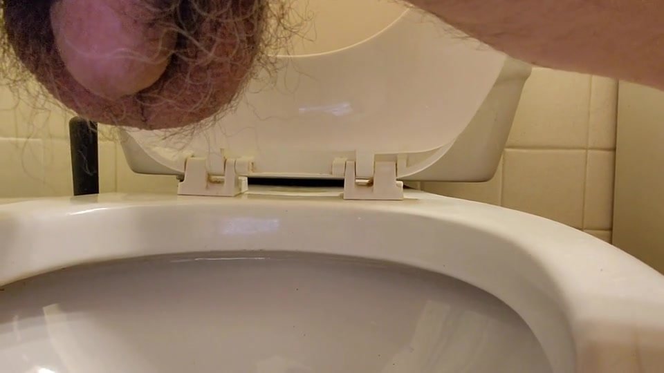 Splashy poop - video 2