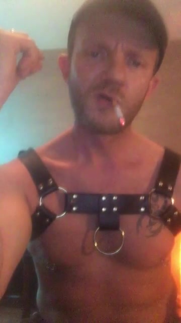 Smoker in harness